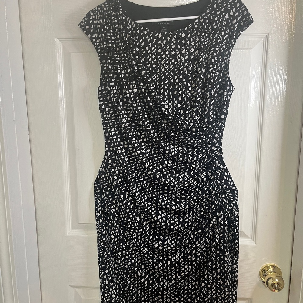 connected apparel Black and White Cap Sleeve Midi Dress